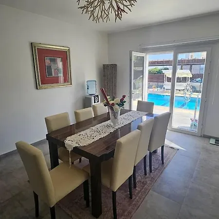 Vakantiehuis Citrus With Outdoor Bar Girne