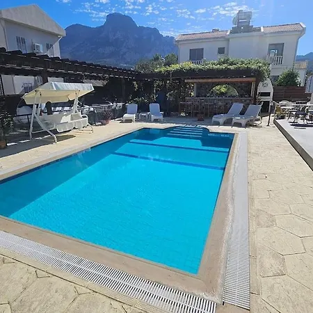 Citrus With Outdoor Bar Girne
